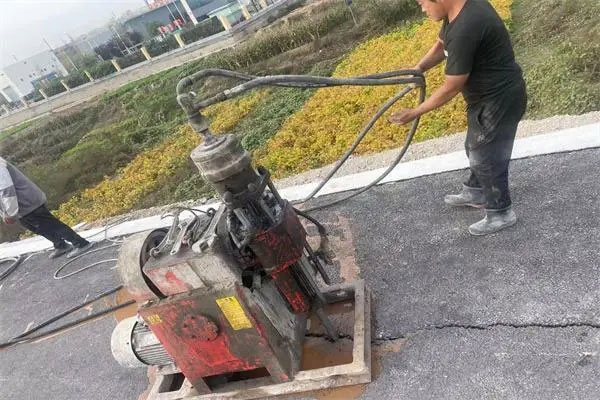 兰西马路面下沉注浆加固